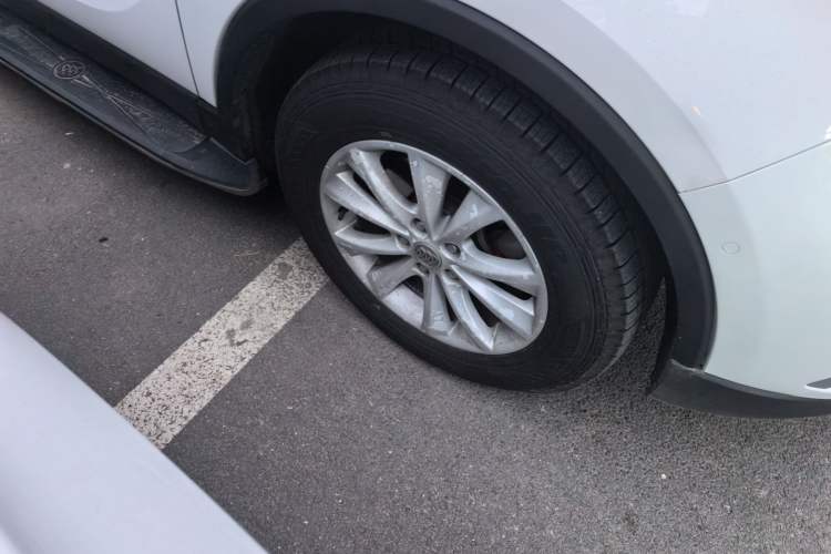Used Buick Envision 2014 28T Four-Wheel Drive Elite Model Right Front Wheel Hub