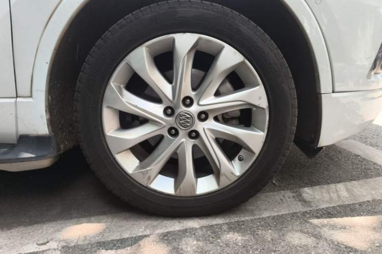 Used Buick Envision 2014 28T All-Wheel-Drive Versatile Sports Flagship Edition Right Front Wheel Hub