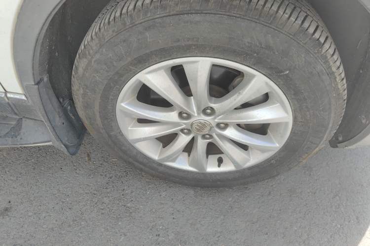 Used Buick Envision 2014 28T Four-Wheel Drive Luxury Model Right Front Wheel Hub