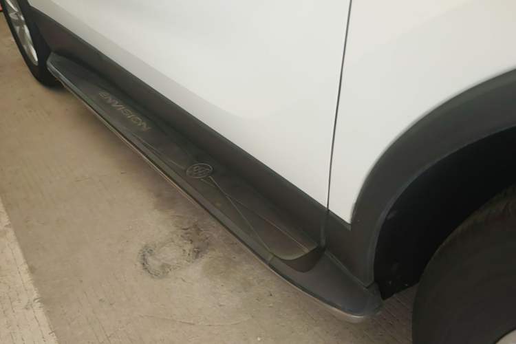 Used Buick Envision 2014 28T Four-Wheel Drive Elite Model Right Side Sill