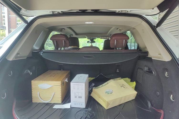 Used Buick Envision 2014 28T Four-Wheel Drive Luxury Model Trunk