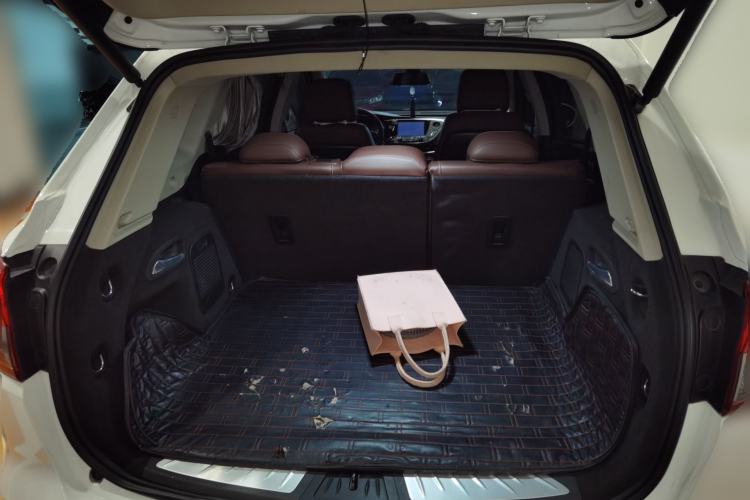 Used Buick Envision 2014 28T Four-Wheel Drive Luxury Model Trunk