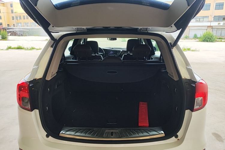 Used Buick Envision 2014 28T Four-Wheel Drive Luxury Model Trunk