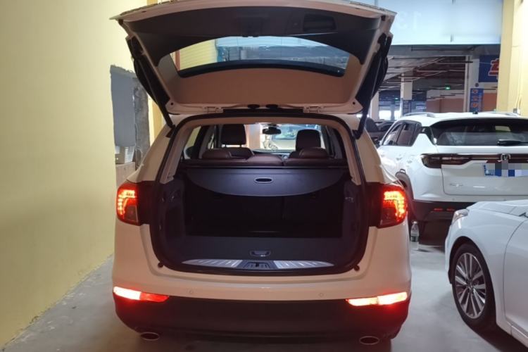 Used Buick Envision 2014 28T Four-Wheel Drive Luxury Model Trunk
