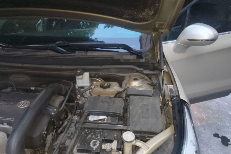 Used Buick Envision 2014 28T Four-Wheel Drive Luxury Model Engine Bay Left
