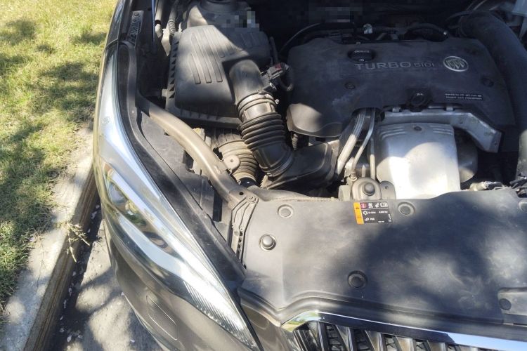 Used Buick Envision 2014 28T Four-Wheel Drive Luxury Model Engine Bay Right