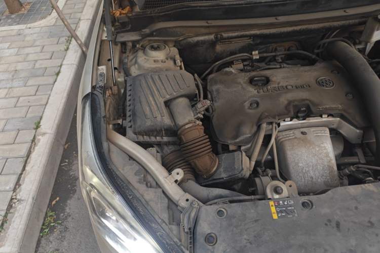 Used Buick Envision 2014 28T Four-Wheel Drive Elite Model Engine Bay Right
