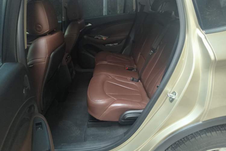 Used Buick Envision 2014 28T Four-Wheel Drive Luxury Model Left Rear Seat