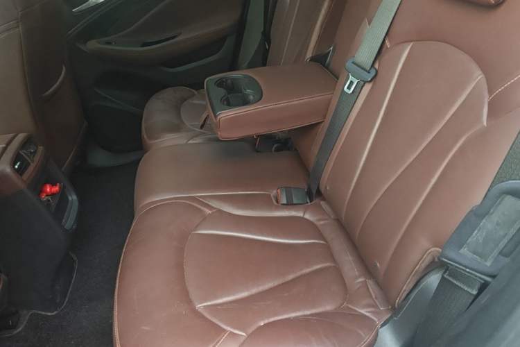 Used Buick Envision 2014 28T Four-Wheel Drive Elite Model Left Rear Seat