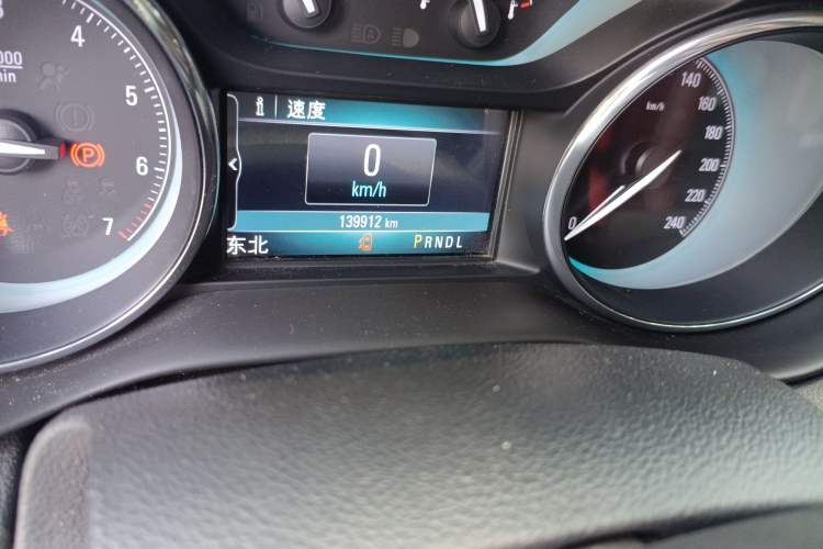 Used Buick Envision 2014 28T Four-Wheel Drive Luxury Model Odometer Close Up