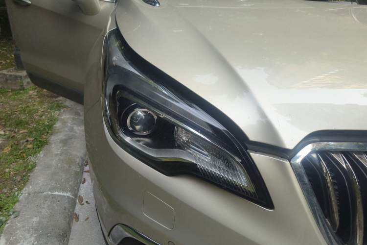 Used Buick Envision 2014 28T Four-Wheel Drive Luxury Model Right Front Headlight