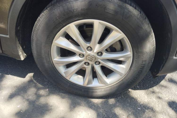 Used Buick Envision 2014 28T Four-Wheel Drive Luxury Model Right Front Wheel Hub