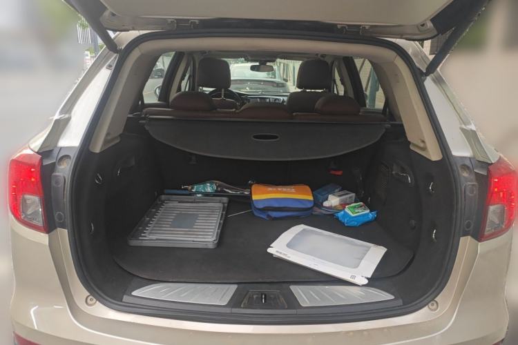 Used Buick Envision 2014 28T Four-Wheel Drive Elite Model Trunk