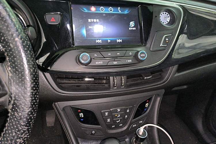 Used Buick Envision 2015 20T Two-Wheel-Drive Leading Model Audio And AC Panel