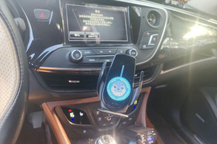 Used Buick Envision 2015 20T Four-Wheel Drive Luxury Model Audio And AC Panel
