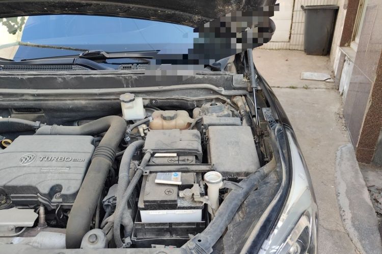 Used Buick Envision 2015 20T Two-Wheel-Drive Elite Model Engine Bay Left