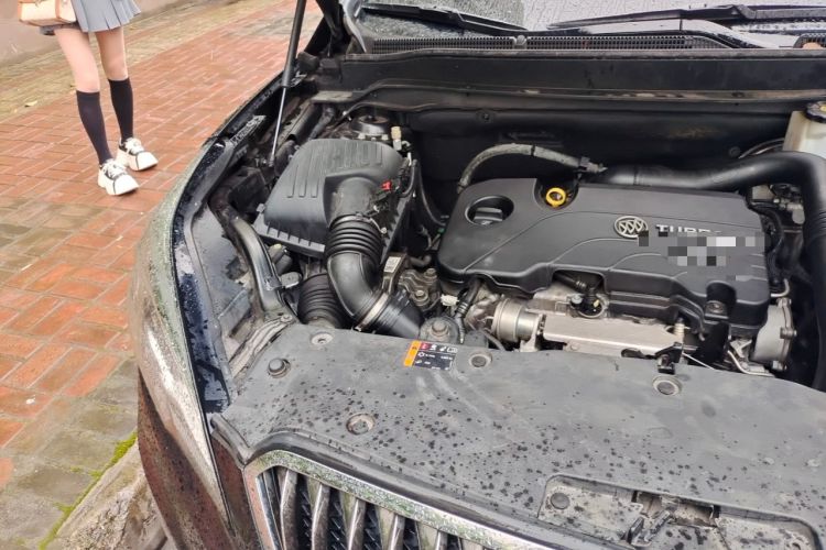 Used Buick Envision 2015 20T Two-Wheel-Drive Elite Model Engine Bay Right