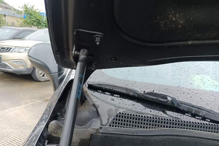 Used Buick Envision 2015 20T Two-Wheel-Drive Elite Model Engine Bay Right
