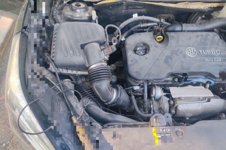 Used Buick Envision 2015 20T Four-Wheel Drive Luxury Model Engine Bay Right