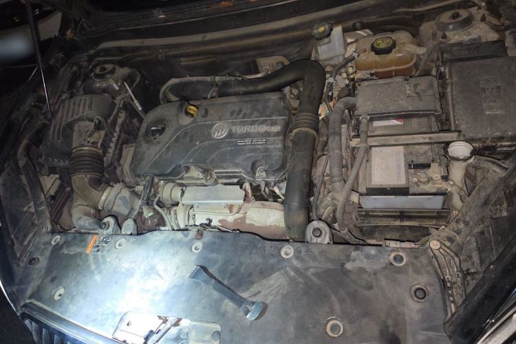 Used Buick Envision 2015 20T Four-Wheel Drive Luxury Model Engine Bay