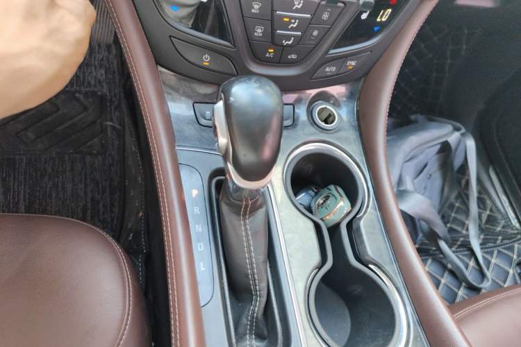 Used Buick Envision 2015 20T Two-Wheel-Drive Elite Model Gear Lever