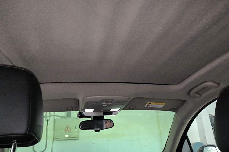 Used Buick Envision 2015 20T Two-Wheel-Drive Leading Model Headliner