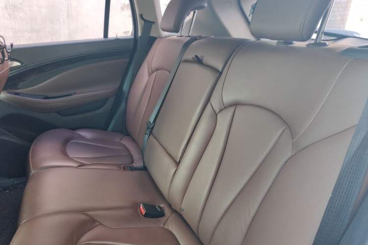 Used Buick Envision 2015 20T Two-Wheel-Drive Elite Model Left Rear Seat