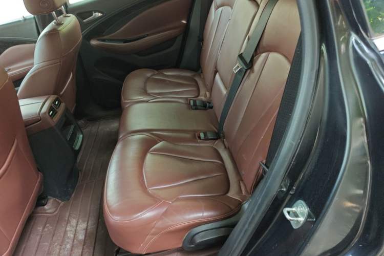 Used Buick Envision 2015 20T Four-Wheel Drive Luxury Model Left Rear Seat