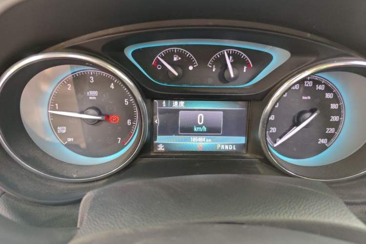 Used Buick Envision 2015 20T Four-Wheel Drive Luxury Model Odometer Close Up