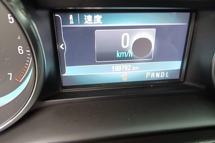 Used Buick Envision 2015 20T Two-Wheel-Drive Elite Model Odometer Close Up