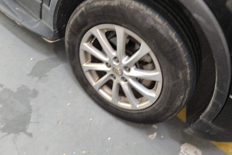 Used Buick Envision 2015 20T Two-Wheel-Drive Leading Model Right Front Wheel Hub