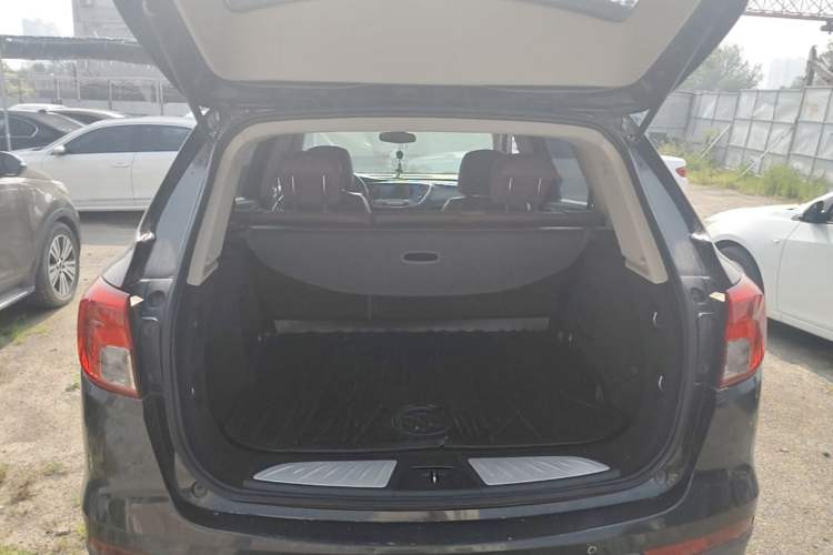 Used Buick Envision 2015 20T Two-Wheel-Drive Elite Model Trunk