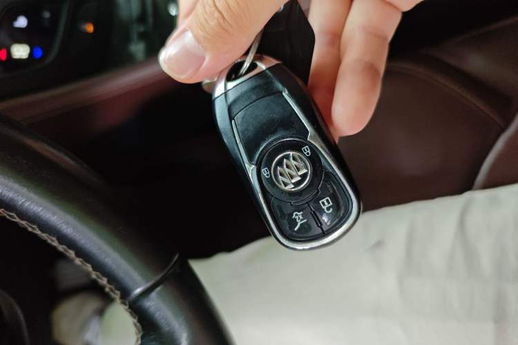 Used Buick Envision 2015 20T Four-Wheel Drive Luxury Model Vehicle Key