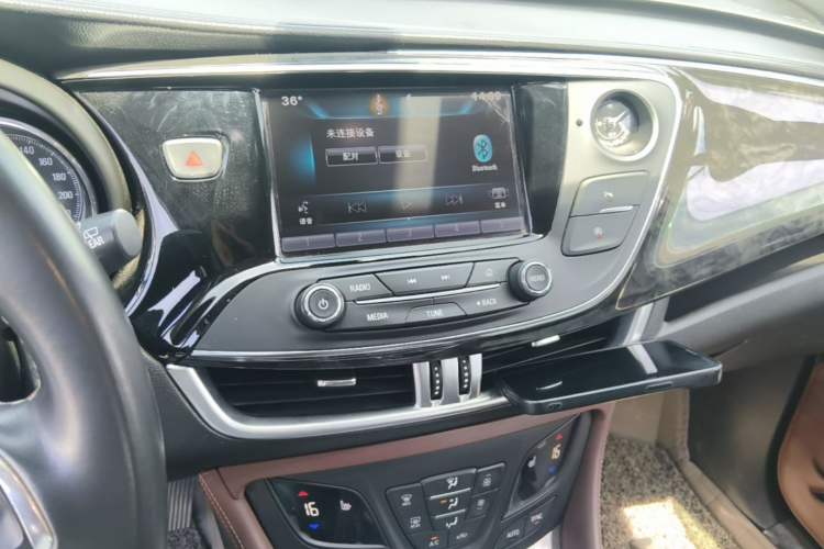 Used Buick Envision 2015 20T Two-Wheel-Drive Elite Model Audio And AC Panel