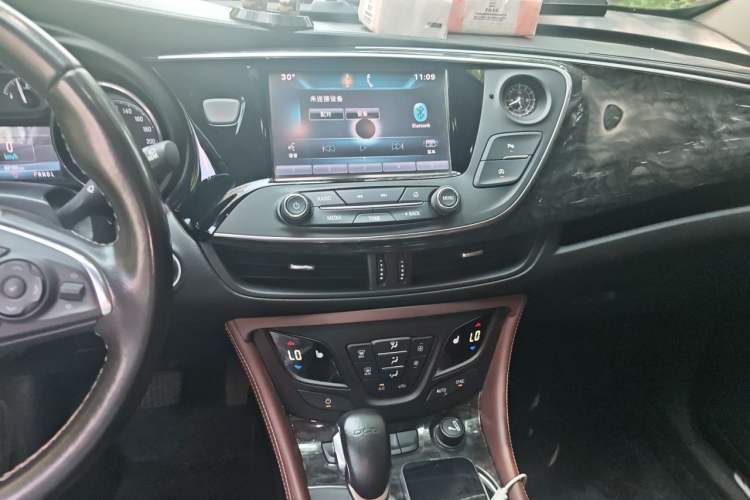 Used Buick Envision 2015 20T Two-Wheel-Drive Elite Model Audio And AC Panel