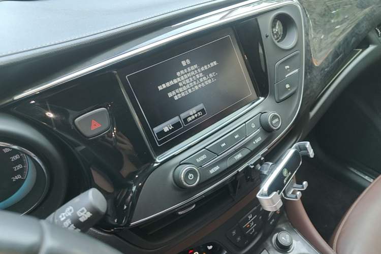 Used Buick Envision 2015 20T Two-Wheel-Drive Elite Model Audio And AC Panel