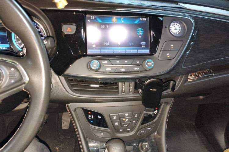 Used Buick Envision 2015 20T Two-Wheel-Drive Elite Model Audio And AC Panel