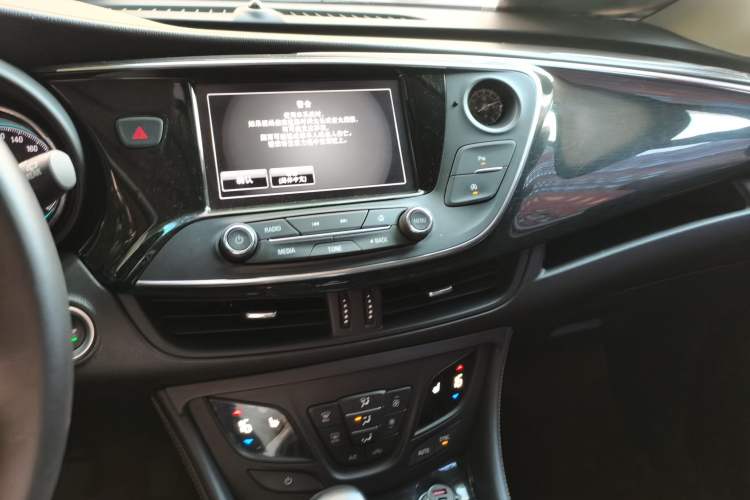 Used Buick Envision 2015 20T Two-Wheel-Drive Elite Model Audio And AC Panel