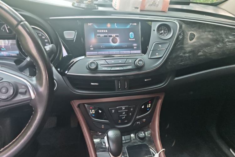 Used Buick Envision 2015 20T Two-Wheel-Drive Elite Model Audio And AC Panel