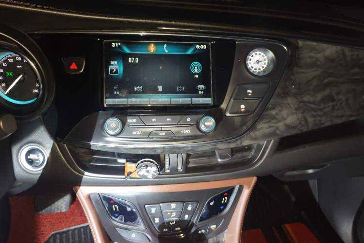 Used Buick Envision 2015 20T Two-Wheel-Drive Elite Model Audio And AC Panel