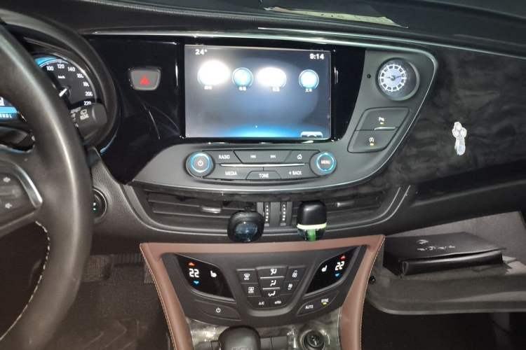 Used Buick Envision 2015 20T Two-Wheel-Drive Elite Model Audio And AC Panel