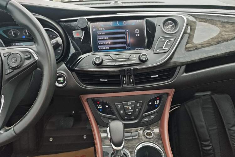 Used Buick Envision 2015 20T Four-Wheel Drive Luxury Model Audio And AC Panel