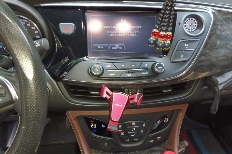 Used Buick Envision 2015 20T Two-Wheel-Drive Elite Model Audio And AC Panel