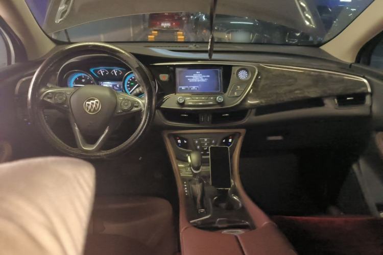 Used Buick Envision 2015 20T Two-Wheel-Drive Elite Model Center Console
