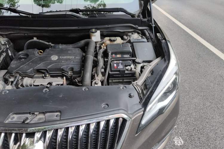 Used Buick Envision 2015 20T Two-Wheel-Drive Elite Model Engine Bay Left