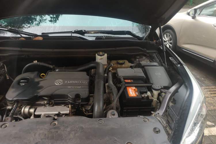 Used Buick Envision 2015 20T Two-Wheel-Drive Elite Model Engine Bay Left