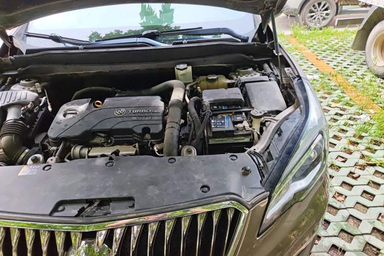 Used Buick Envision 2015 20T Four-Wheel Drive Elite Model Engine Bay Left
