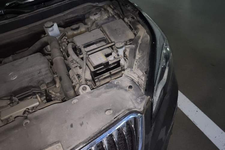 Used Buick Envision 2015 20T Two-Wheel-Drive Elite Model Engine Bay Left