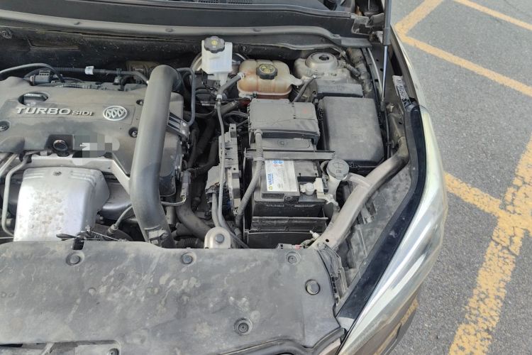 Used Buick Envision 2015 20T Four-Wheel Drive Luxury Model Engine Bay Left