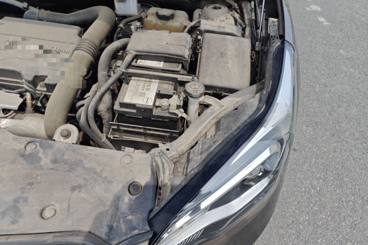 Used Buick Envision 2015 20T Four-Wheel Drive Elite Model Engine Bay Left